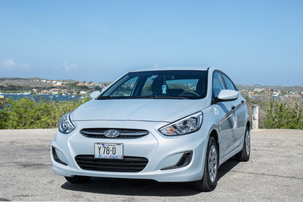 Auto Hyundai accent huren Curaçao